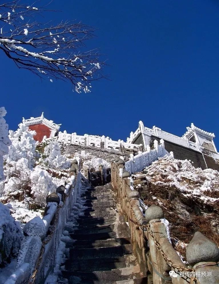 月柱怎样看丁未月_丙寅日生戌月 郭晶晶_丁未日生于戌月