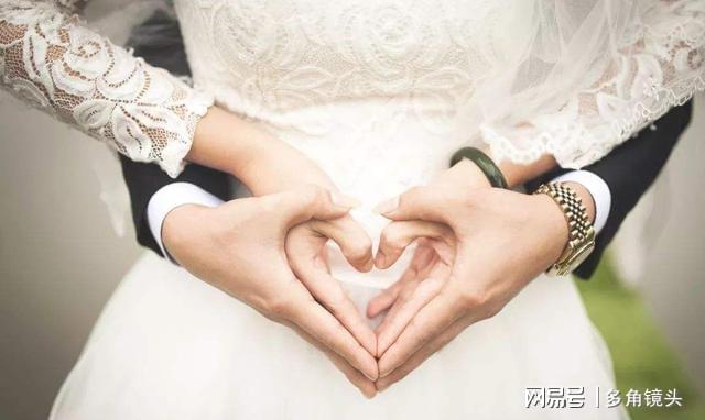 女命正官在日柱晚婚吗_正官在年柱晚婚_时柱辛巳男命